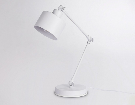 Интерьерная настольная лампа Ambrella light TRADITIONAL TR8152